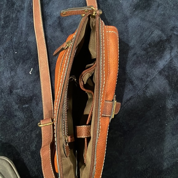 Concept crossbody purse. Size 12x8 brown color - Picture 2 of 3